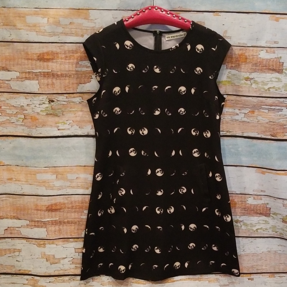 NWT sm wardrobe Black "Moon Phase" Midi Dress